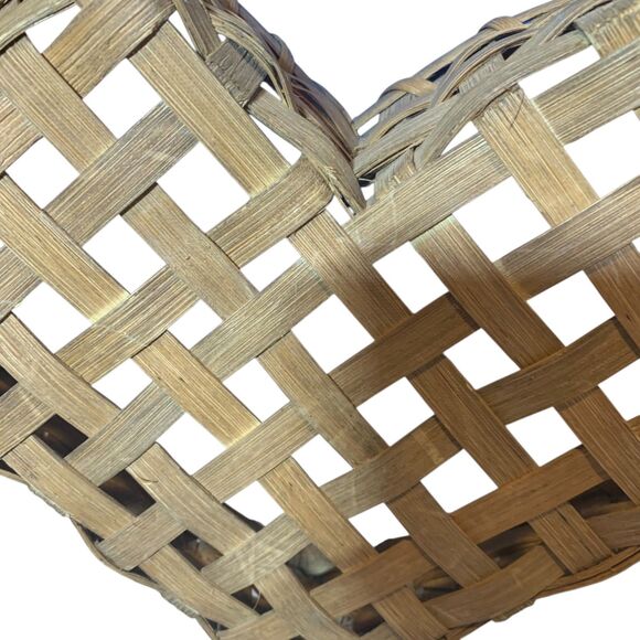 Handmade Vintage Heart Basket with Hand painted Florals Country Farmhouse - Picture 5 of 6